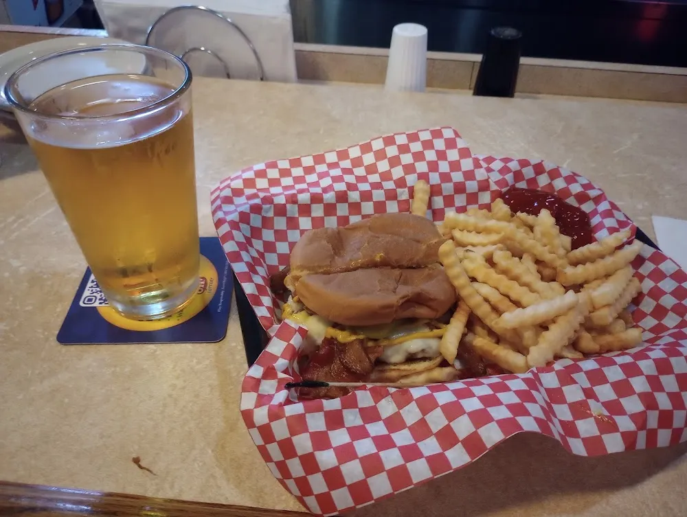 Cheeseburger with Fries